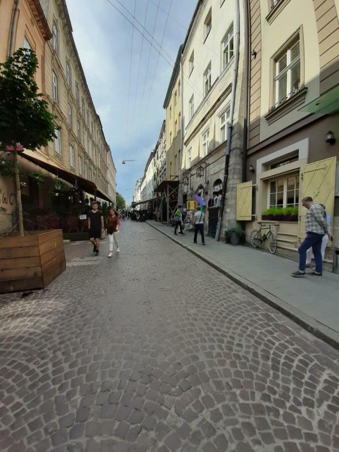 Apartment In Serbska Lviv Buitenkant foto